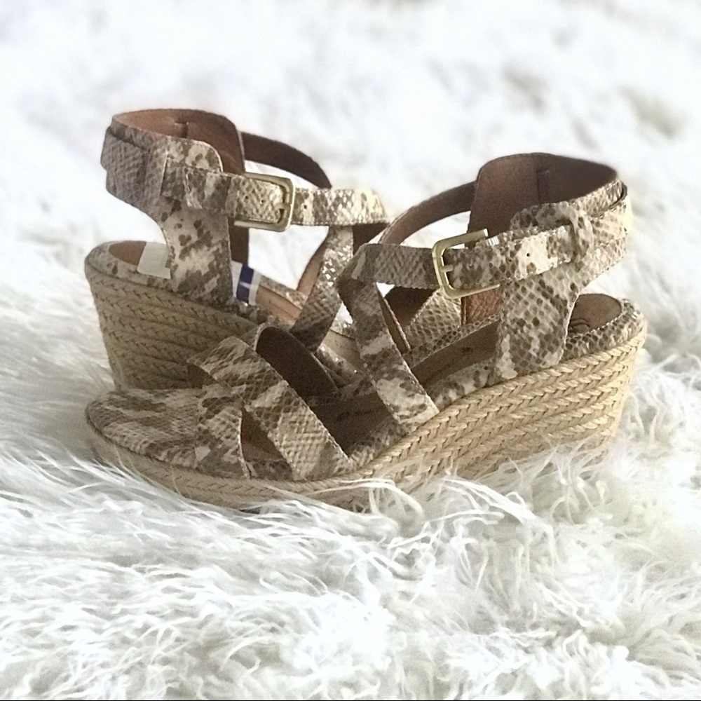 Sofft Inez Sand Viper Wedge Size 8